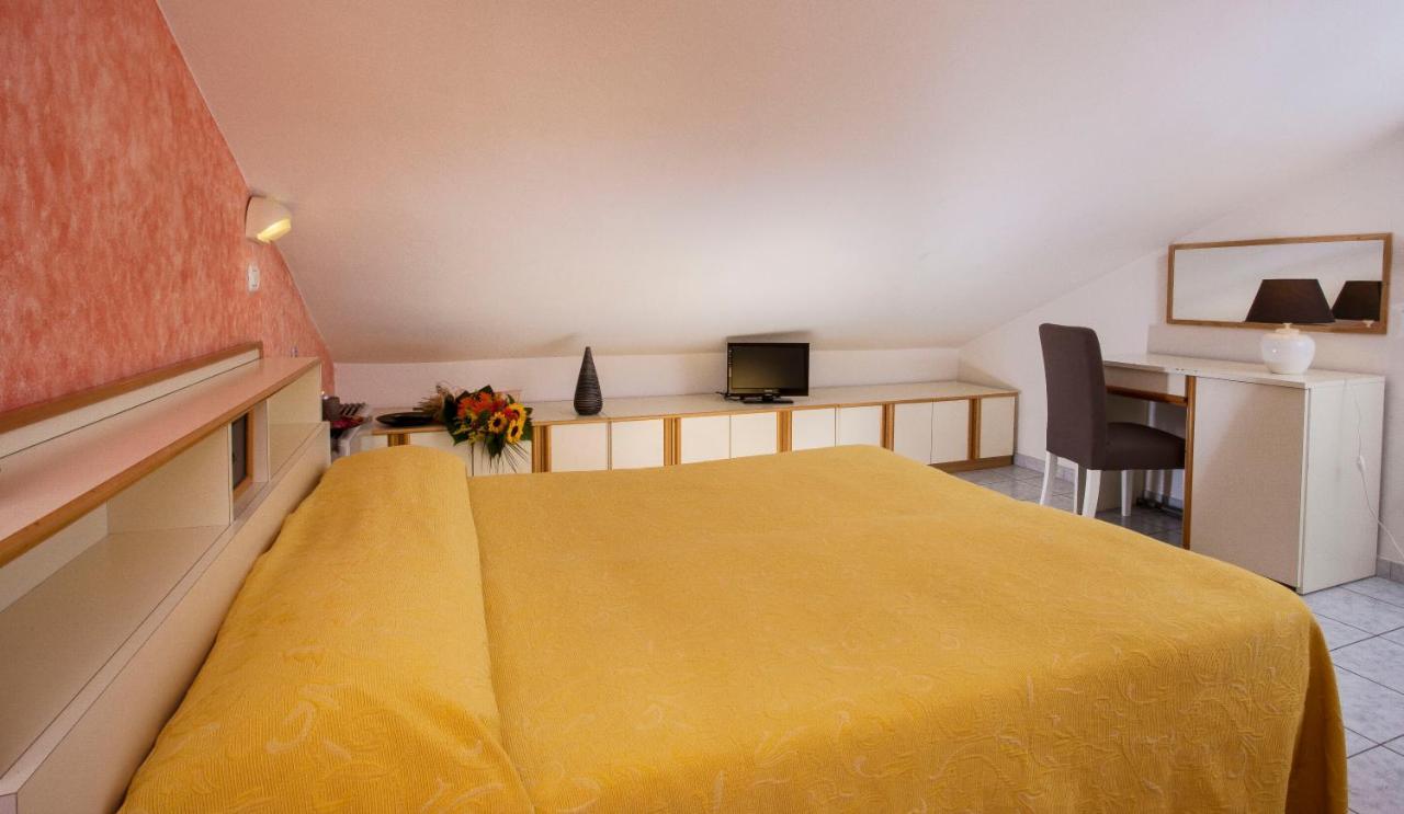 Hotel Locanda Rosy كاتوليكا الغرفة الصورة