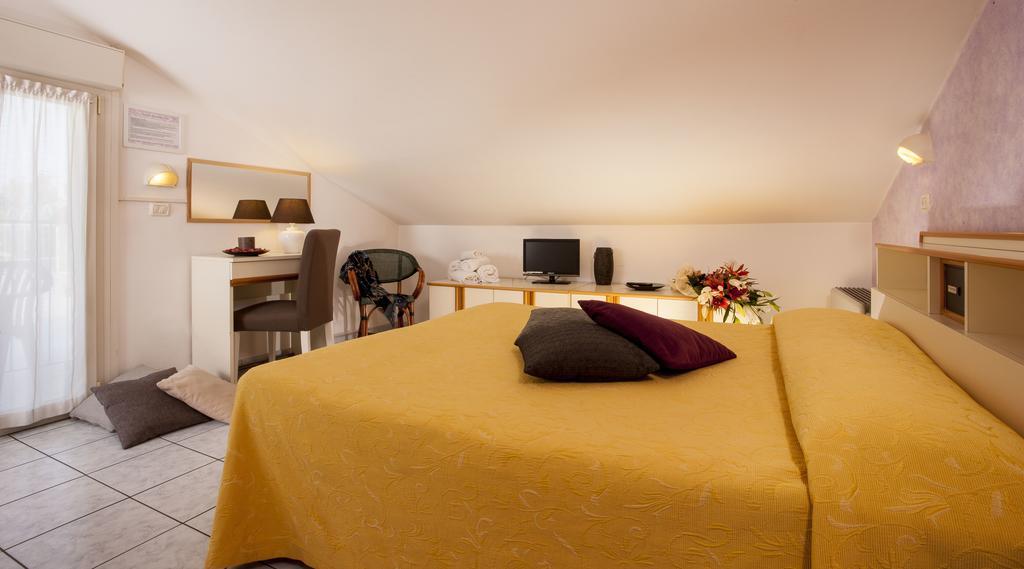 Hotel Locanda Rosy كاتوليكا الغرفة الصورة
