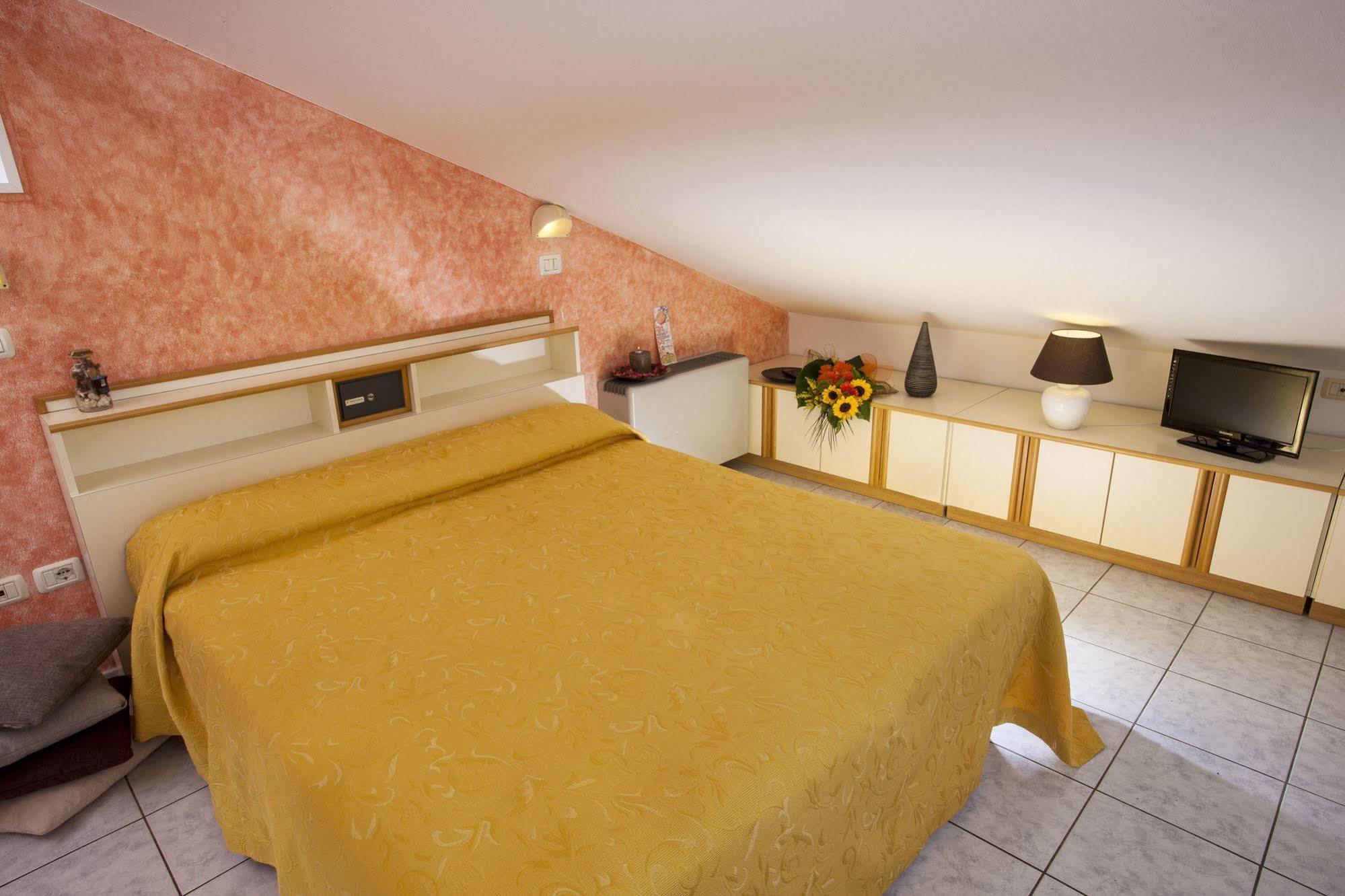 Hotel Locanda Rosy كاتوليكا المظهر الخارجي الصورة